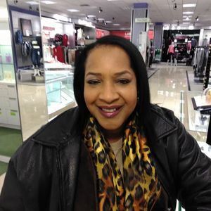 Meet your Posher, Iris